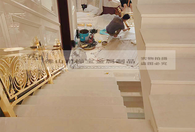 別墅銅樓梯扶手重要的設(shè)計要點案例