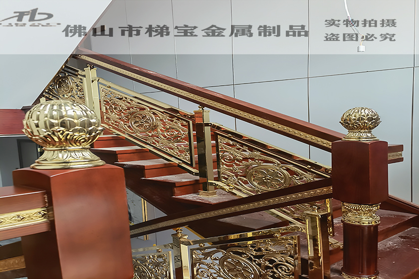 別墅銅樓梯